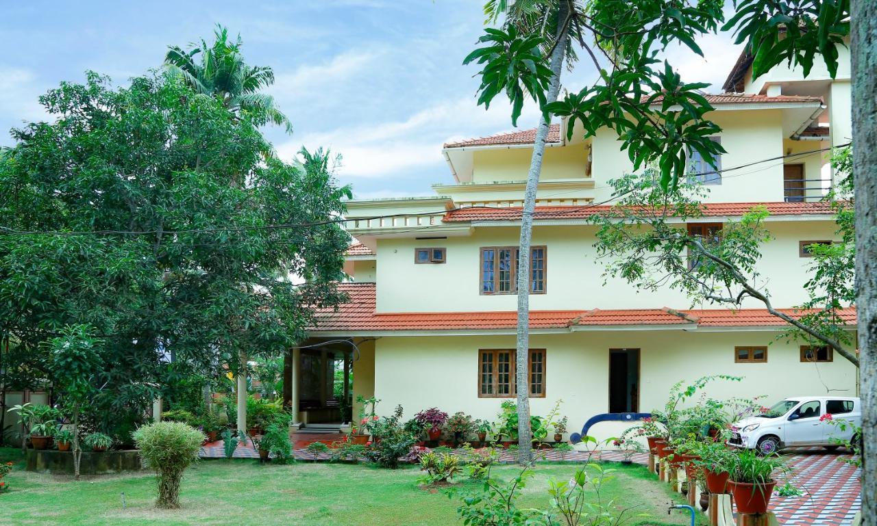 La Exotica Hotel Varkala Exterior foto