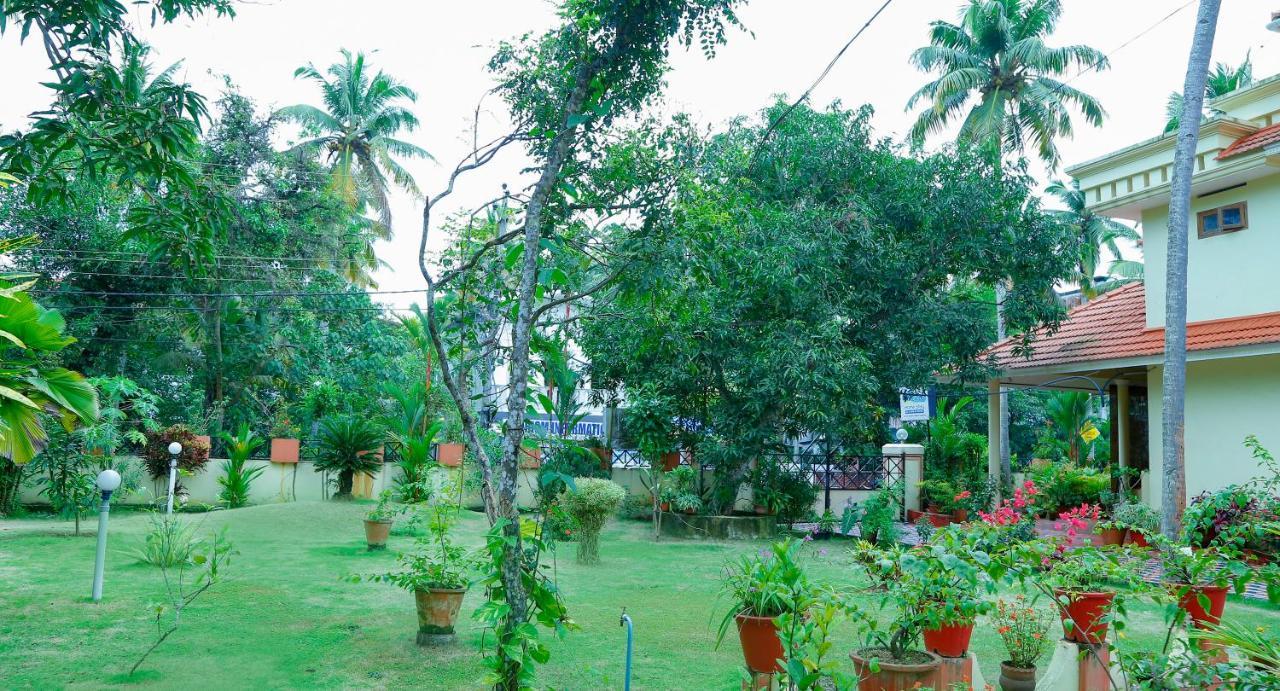 La Exotica Hotel Varkala Exterior foto